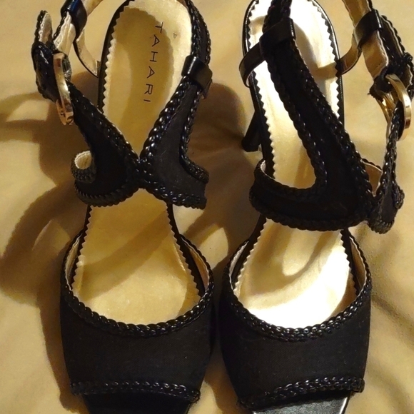 Tahari "Lima" Black Sandals Size 9 1/2 - Picture 4 of 10